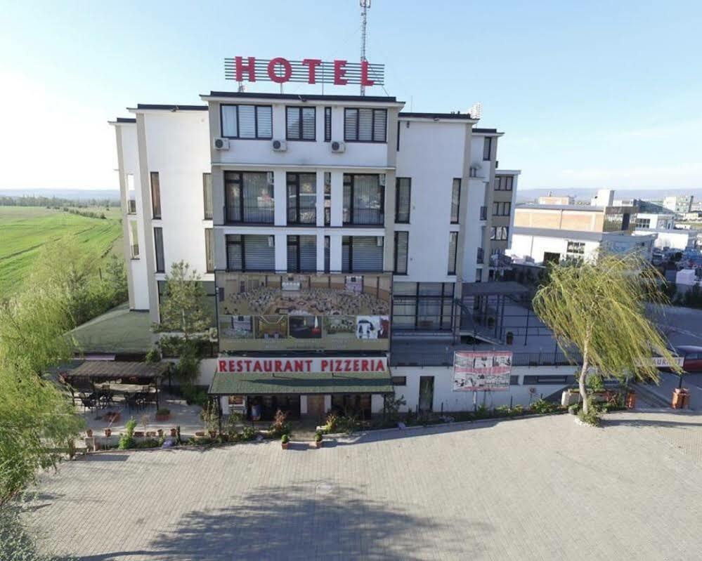 פריזרן Hotel Ok מראה חיצוני תמונה
