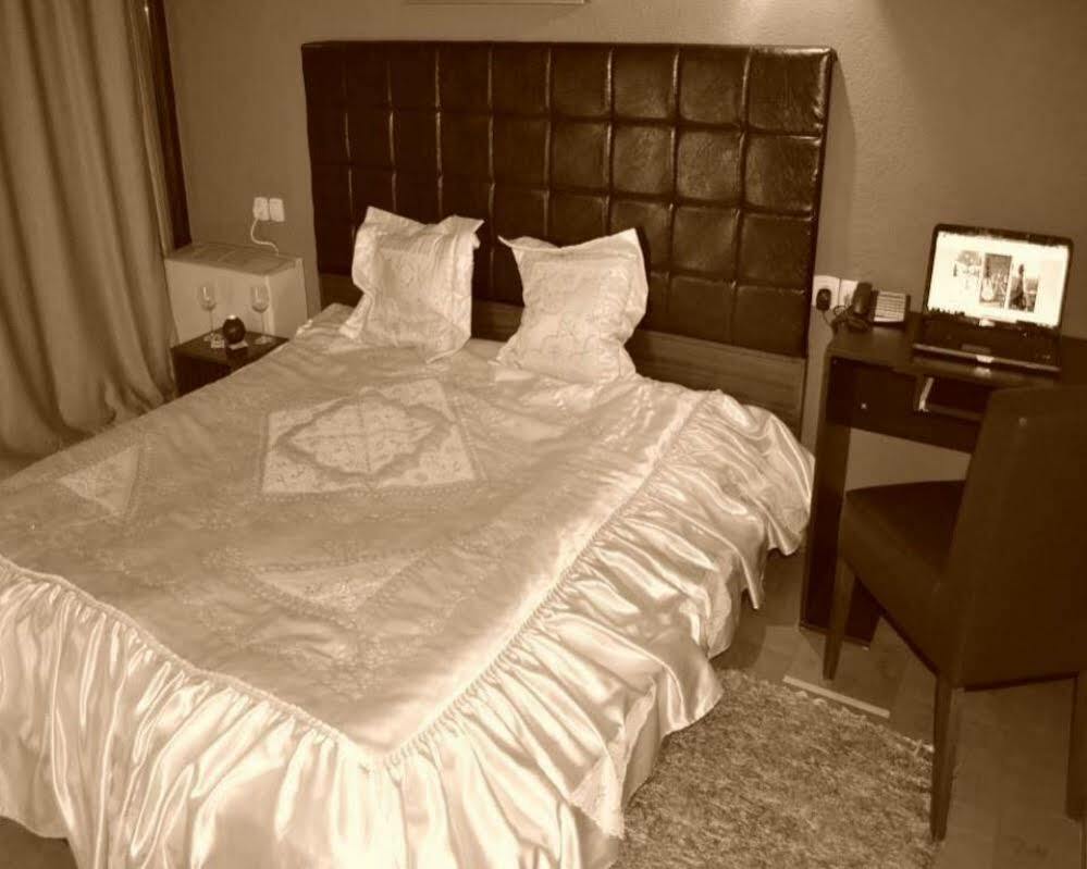 פריזרן Hotel Ok מראה חיצוני תמונה
